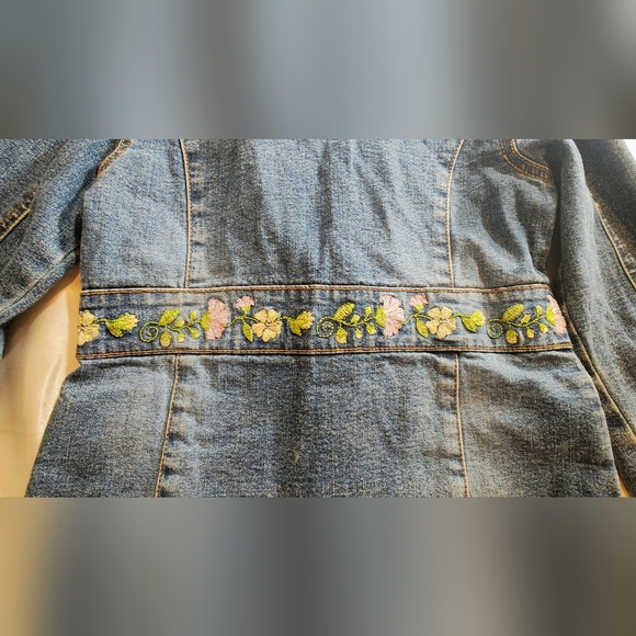 Embroidered Denim Jacket with Floral Accents - Picture 3 of 16
